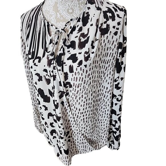CAbi White Brown Animal Print Polyester Faux Wrap Shirt Blouse Style 590 Medium - Picture 2 of 9